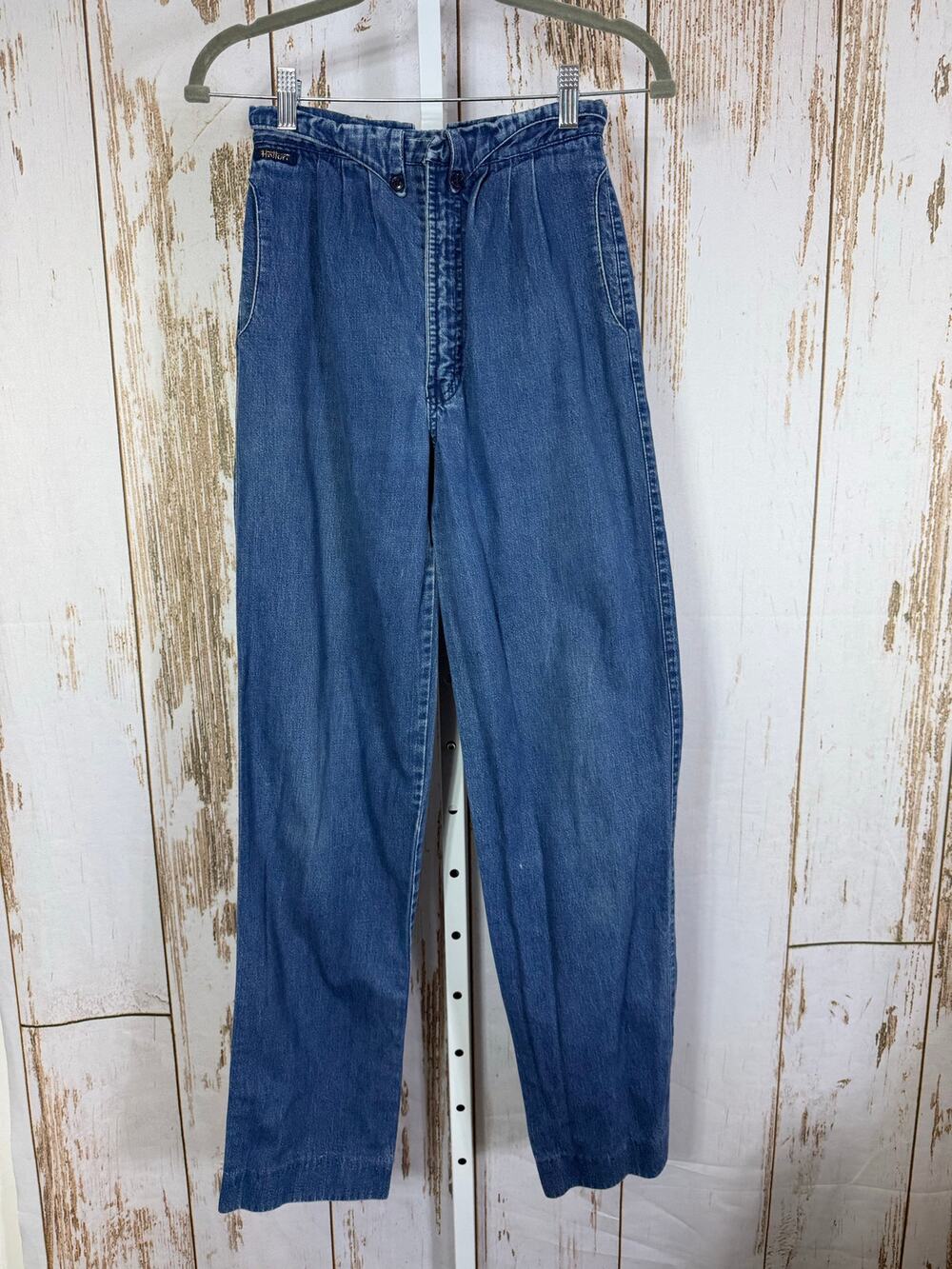 Hattori, Vintage High Waist Bareback Jeans. Size Similar to a 0. Good used cond!